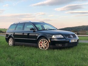 Volkswagen Passat 4.0i W8 - 4