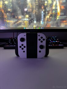 NINTENDO SWITCH OLED - 4