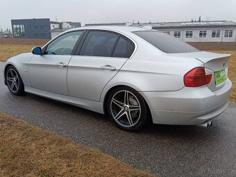 BMW 325i E90 manuál 160KW - 4