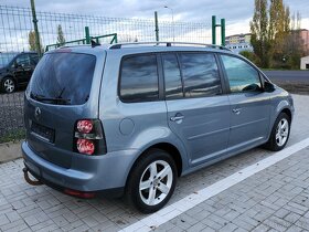 Volkswagen Touran - 4