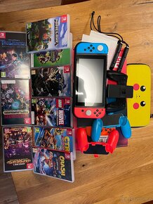 Prodám Herní konzole Nintendo SWITCH + Neon red / Neon blue - 4