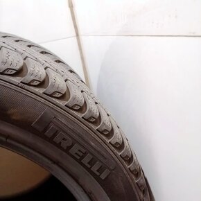 17" PNEU – 215/50/R17 – ZIMNÍ - značky PIRELLI - 90% vzorek - 4