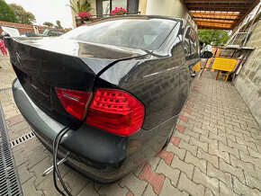 BMW 320d poškozené r.v.2011 E90 - 4