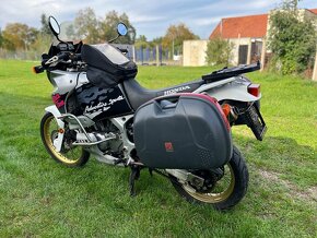 Honda Africa Twin XRV 750 - 4