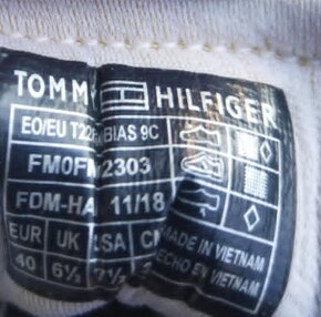 Sportovní šněrovací obuv Tommy Hilfiger velikost 40 - 4