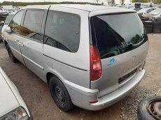 Peugeot 807 2,2HDI 94kW 2003 4HW - DÍLY z vozu - 4