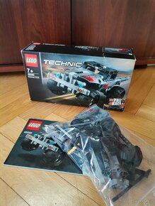 Lego Technic 42090 auto - 4