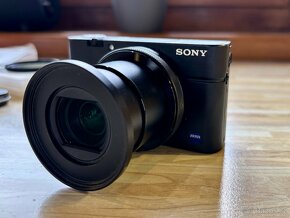 Sony RX100 IV 4, kovové tělo, video 4k, optická stabilizace - 4