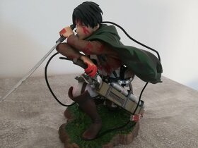 Anime figurka Attack on Titan - Levi 15cm - 4