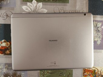 2. Tablet Huawei MediaPad T3 10 
+ Pouzdro - 4