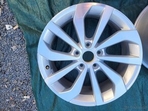 Nové alu disky Volkswagen Troc r17 ET45 7J 5x112 - 4