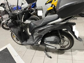 Honda SH 125i ABS (2022) 59.000,- Kč - 4