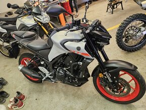 YAMAHA MT03 - 4