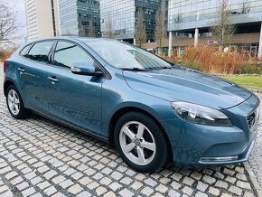 Volvo V40 2.0 D3 5.VÁLEC 110KW KAMERA VÝHŘEV - 4