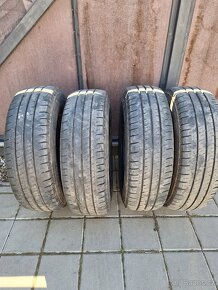 Pneu Michelin Agilis 215/70 r15 C - 4