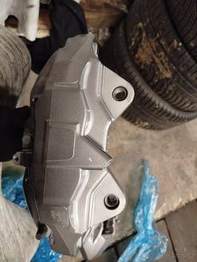 Třmeny mercedes 370x36mm brembo - 4