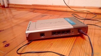 ADSL2+ router D-Link DSL-584T - 4