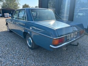 Mercedes Benz 115 200D veterán - 4