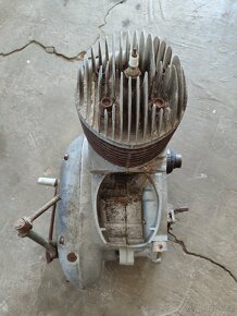 Motor pérák Fj - 4