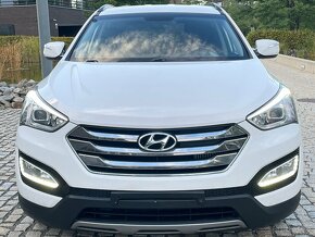 Hyundai Santa Fe 2.2CRDi 4x4 7MÍST VÝHŘEV LED KAMERA TAŽNÉ - 4