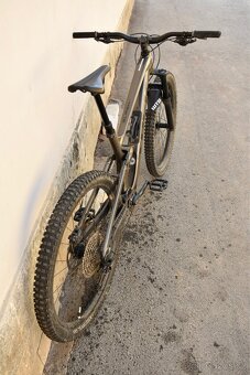 Trek Slash 7 Vel. L (2023) - 4