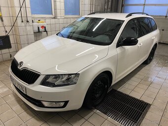 Škoda Octavia Combi 1.6 TDi / 81 kW Style bílá Candy - 4