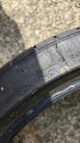 Pneu 235/35 R18 - 4