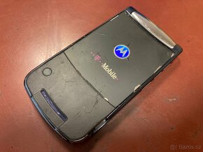 Motorola Razr2 V8 - 4