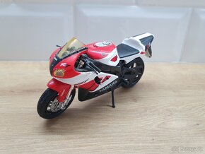 Moto modely 1/18 - 4