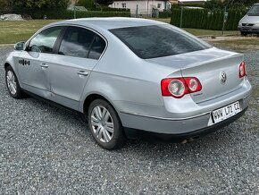 Volkswagen Passat 2.0 TDI NAVI AUTOMAT DSG ČR SPZ - 4