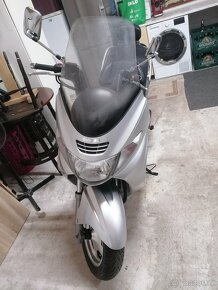 Suzuki Burgman 250 - 4