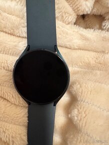 Samsung Galaxy Watch 4 44mm + řemínek zdarma - 4