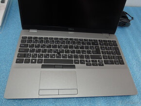 Dell Latitude 15.6 IPS FULL 5511 16GB 4.Jádro i7-10850 512G - 4