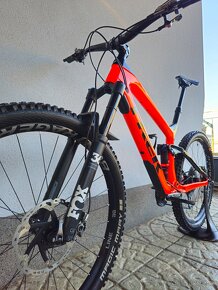 Horské kolo Trek Slash 9.8 Carbon 29″ - 4