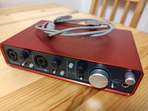 Focusrite Scarlett 2i4 1st gen - 4