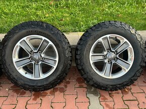 Jeep Wrangler Kola R18 s pneu BF Goodrich All-terrain 255/70 - 4