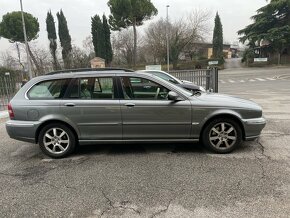 Jaguar X-Type 2.0 Turbo Executive - Nafta - Manuální - 130 h - 4