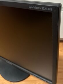 LED Monitor Samsung 22" S22B420 - 4