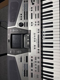 Roland E-80 V2 + case Thon - 4