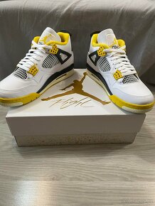 Air Jordan 4 Retro Vivid Sulfur - 4