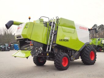 CLAAS Lexion 650 + V750 - 4