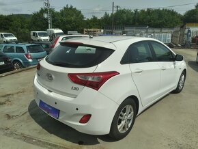 HYUNDAI i30 1.4 16V 1.MAJITEL,ČR,SERVISKA,VYHŘ.SEDADLA - 4