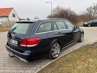 Mercedes-Benz E 250 4Matic, plná výbava, DPH - 4