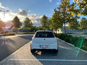 Fiat Grande Punto Abarth - 4