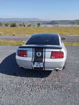 Ford Mustang - 4