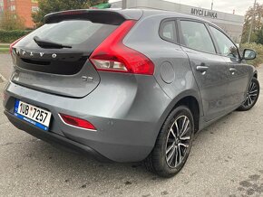 VOLVO V40 2.0 D2 8/2017 MOMENTUM, 6-RYCHL, ČR, STK 2026 - 4