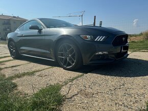 Mustang V6 2017, 61t km, příplatková výbava, 2 sady kol - 4