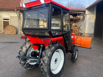 Yanmar FX 18 D s kabinou - 4