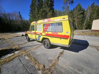 Mercedes Benz G Ambulance - 4