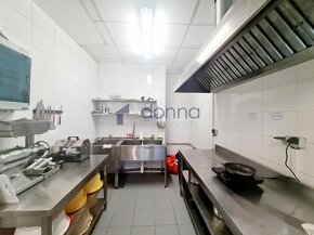 Pronájem obchodního prostoru 141,6 m² Prusíkova, Praha - Sto - 4